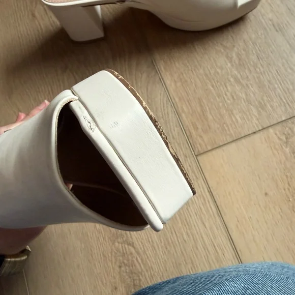 Cushionaire Women's Cream Mules - Picture 4 of 8